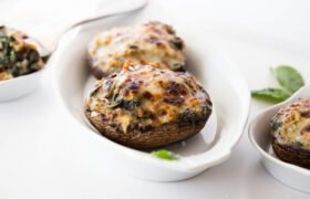 Creamy Chicken, Spinach & Artichoke Portobello Pizzas