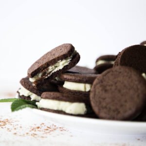 Holiday Recipe Challenge: Chocolate Mint "Oreo" Cookies