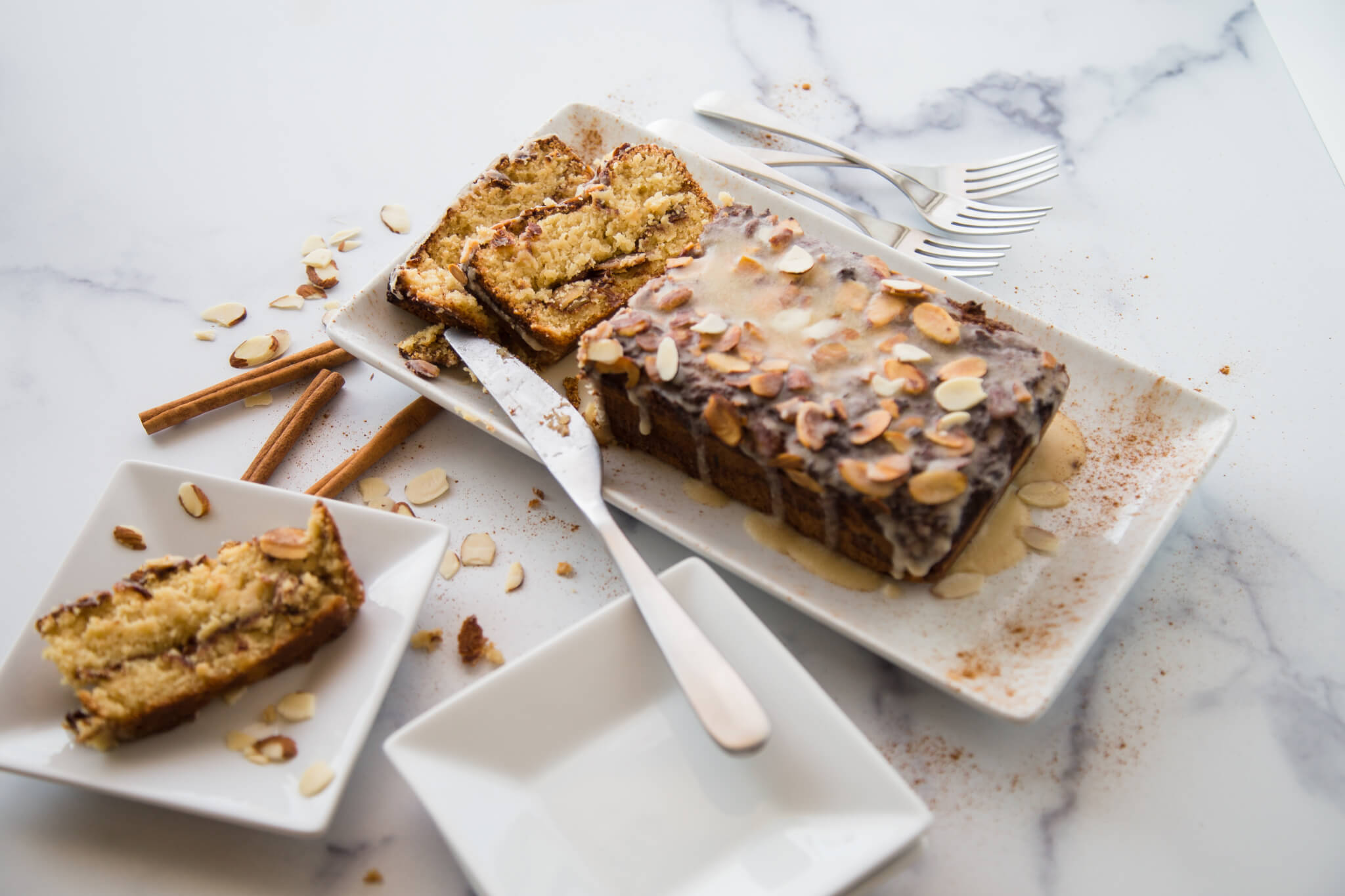 Low carb almond cinnamon cake - Delicious Happen