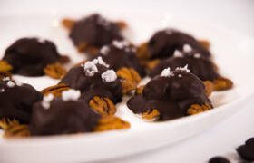 Salted Caramel Chocolate Turtles