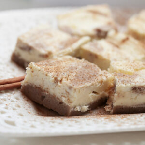 keto snickerdoodle cheesecake bars