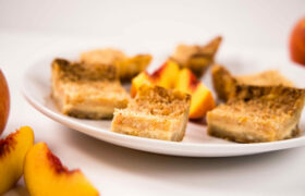 peaches and cream crumb bars