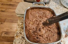 making shredded beef with gravy