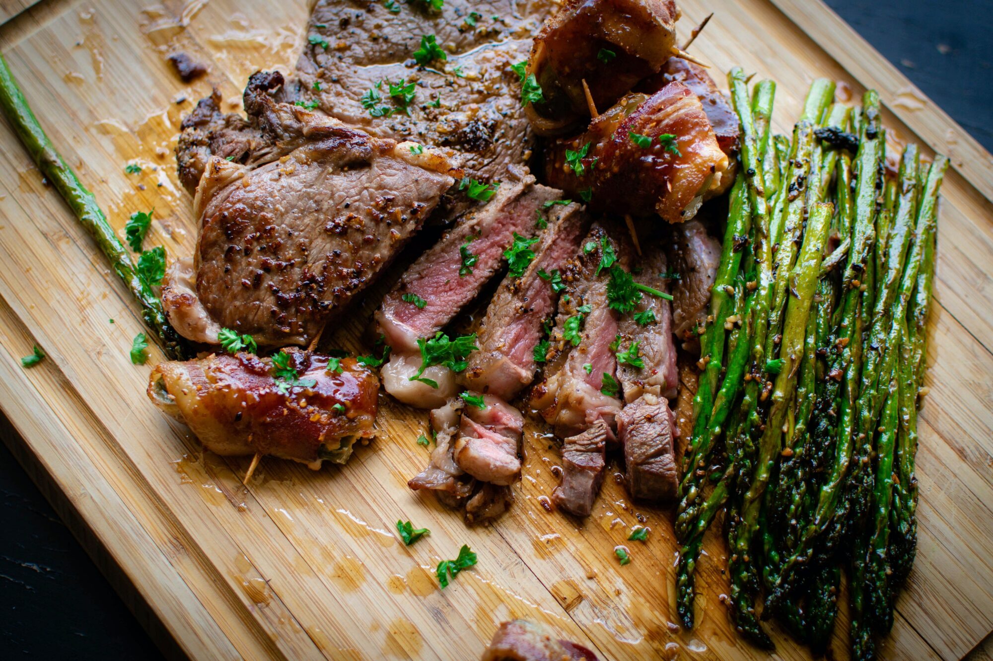 steak and asparagus