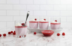 keto raspberry panna cotta