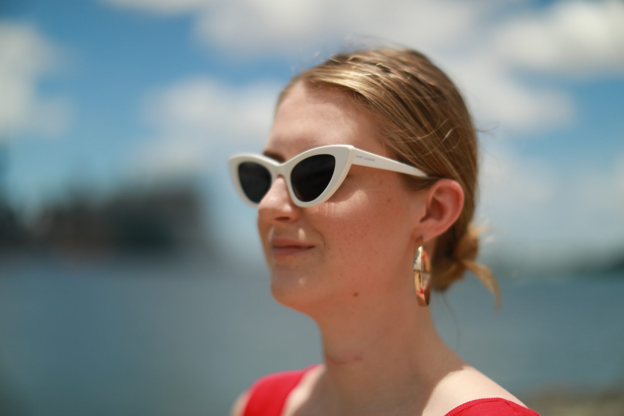 woman with sunglasses